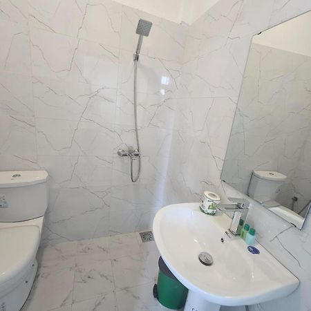 Sea Breeze Guest House Негомбо Экстерьер фото