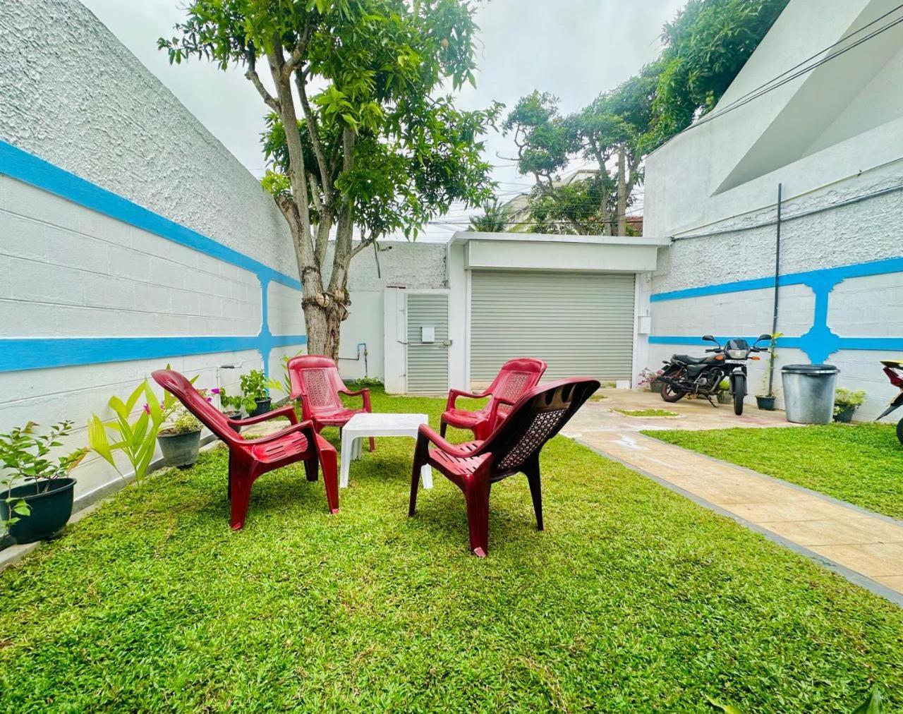 Sea Breeze Guest House Негомбо Экстерьер фото