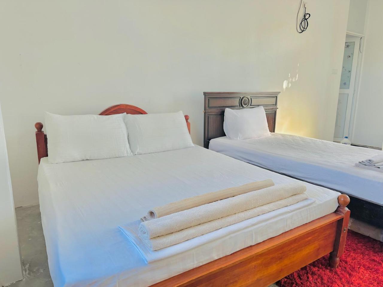 Sea Breeze Guest House Негомбо Экстерьер фото