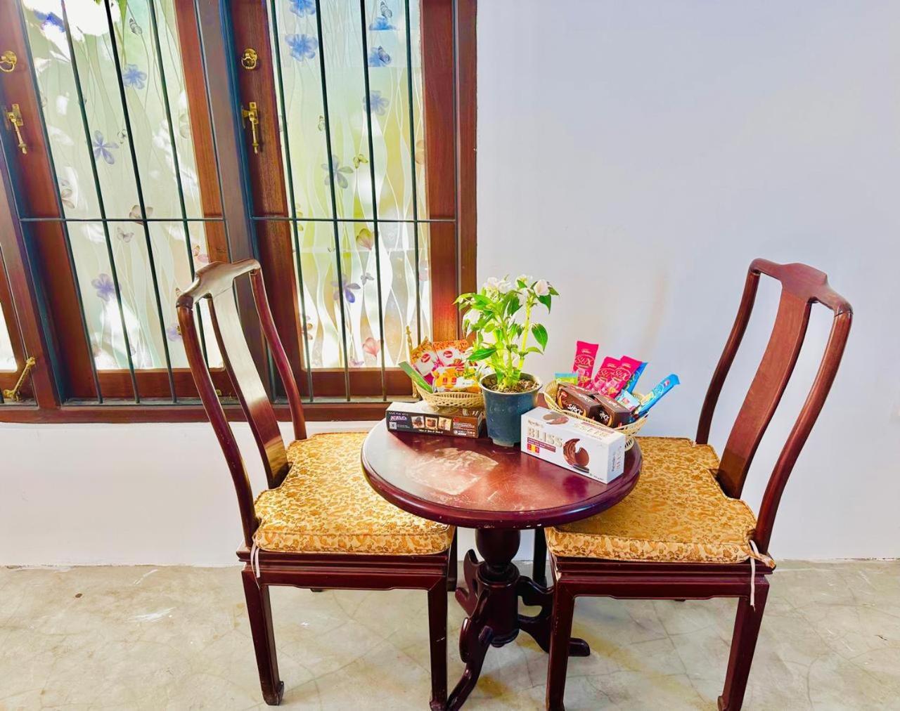 Sea Breeze Guest House Негомбо Экстерьер фото