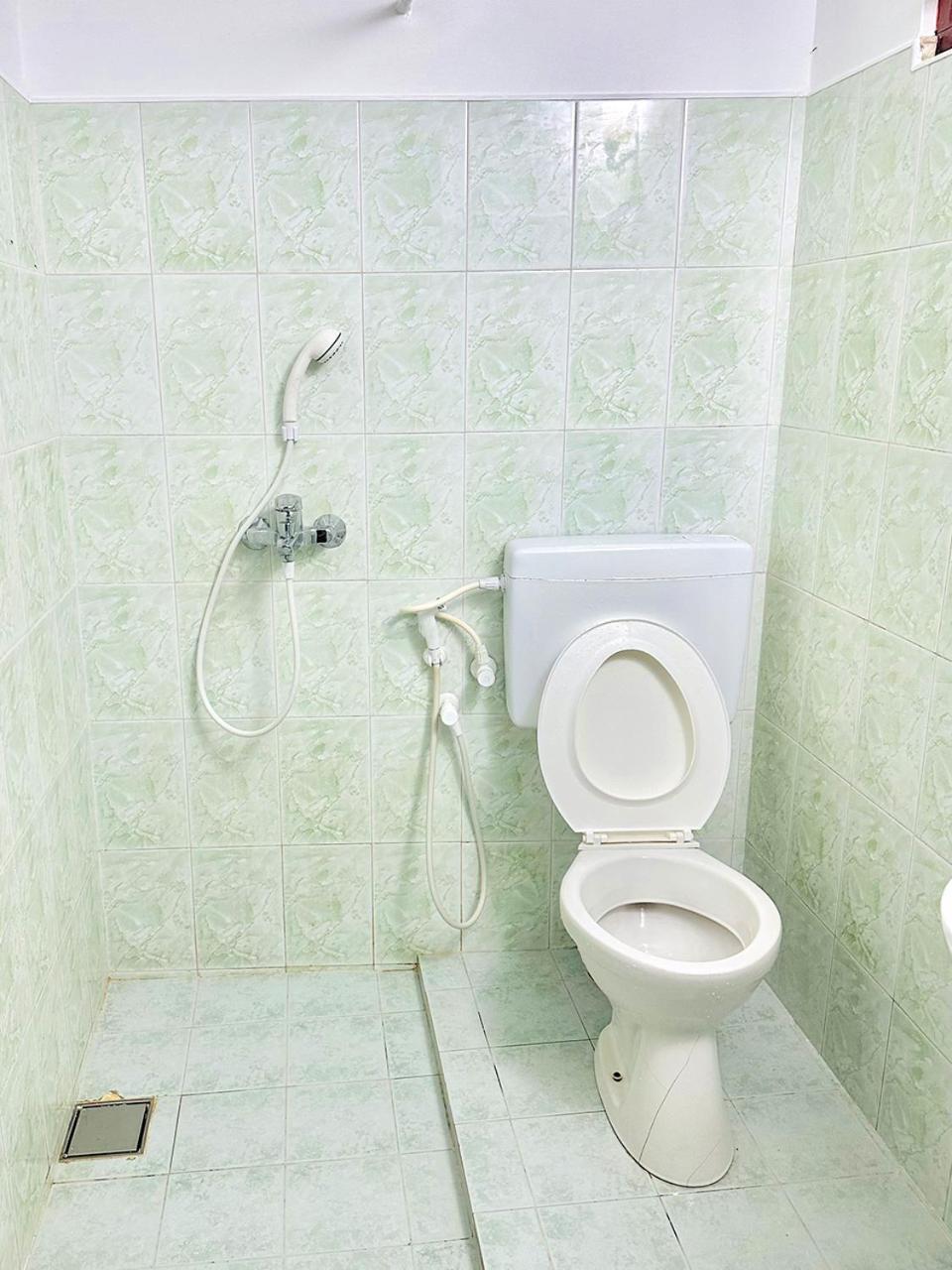 Sea Breeze Guest House Негомбо Экстерьер фото