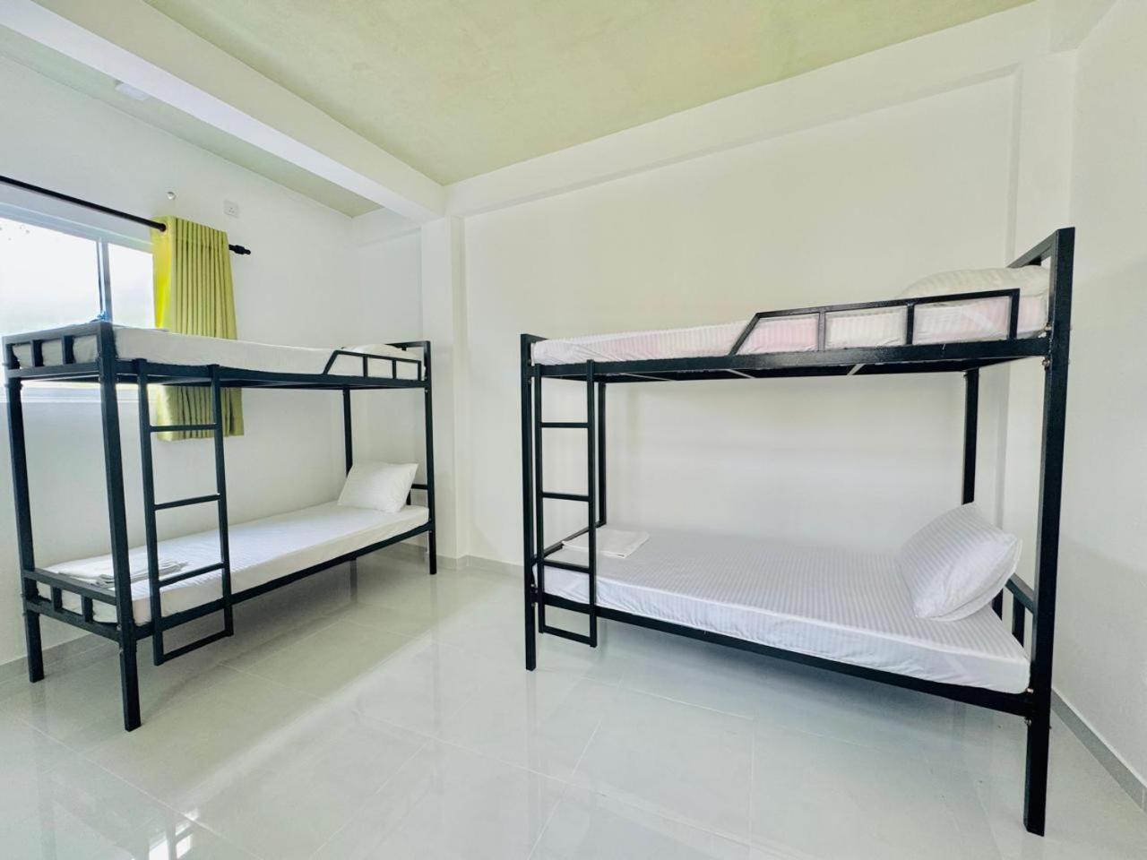 Sea Breeze Guest House Негомбо Экстерьер фото